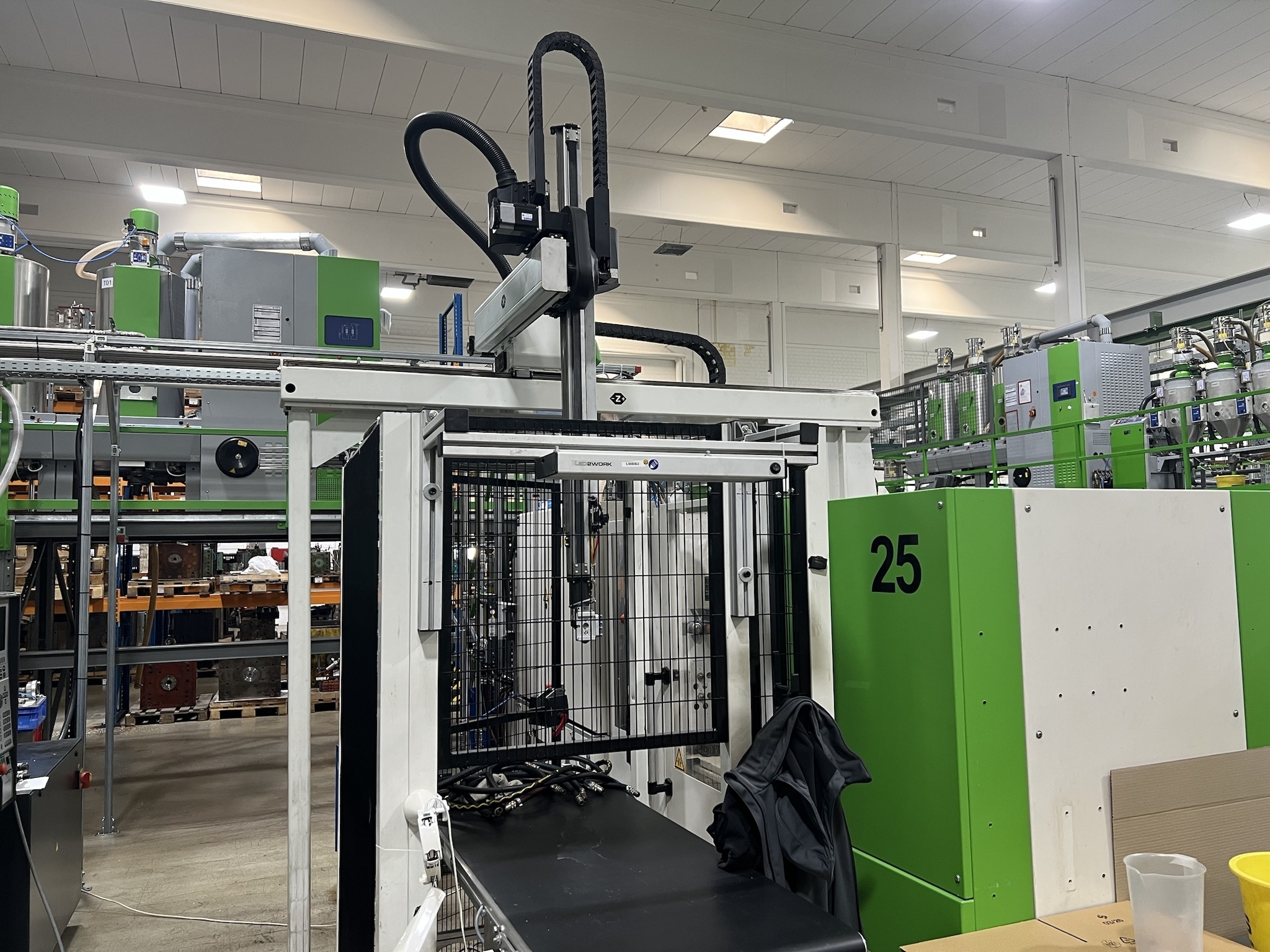 Krauss Maffei KM 80 - 180 CX incl. Krauss Maffei Roboter LRX50