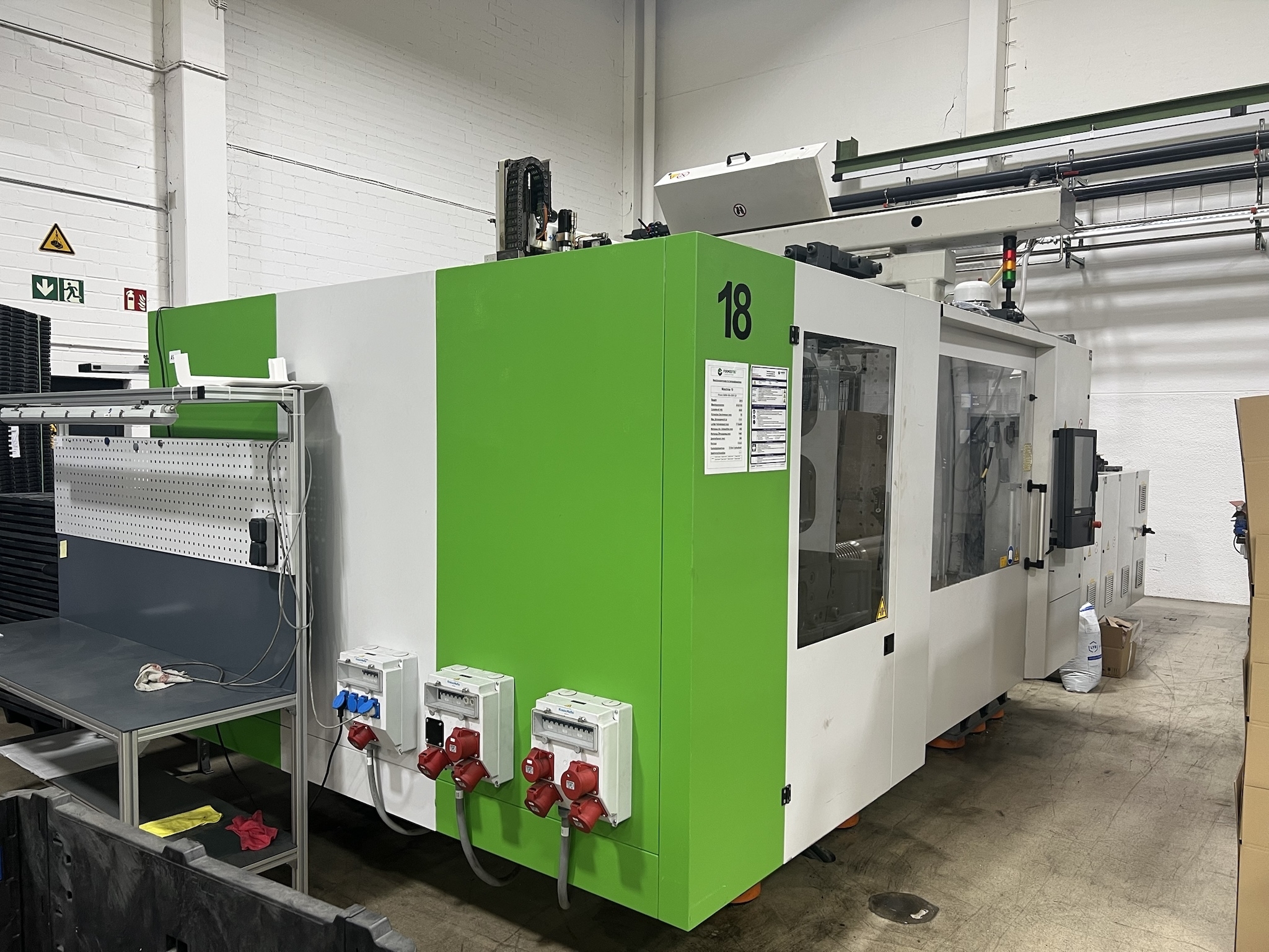 Krauss Maffei KM 650 - 3000 GX incl. Krauss Maffei Roboter LRX250